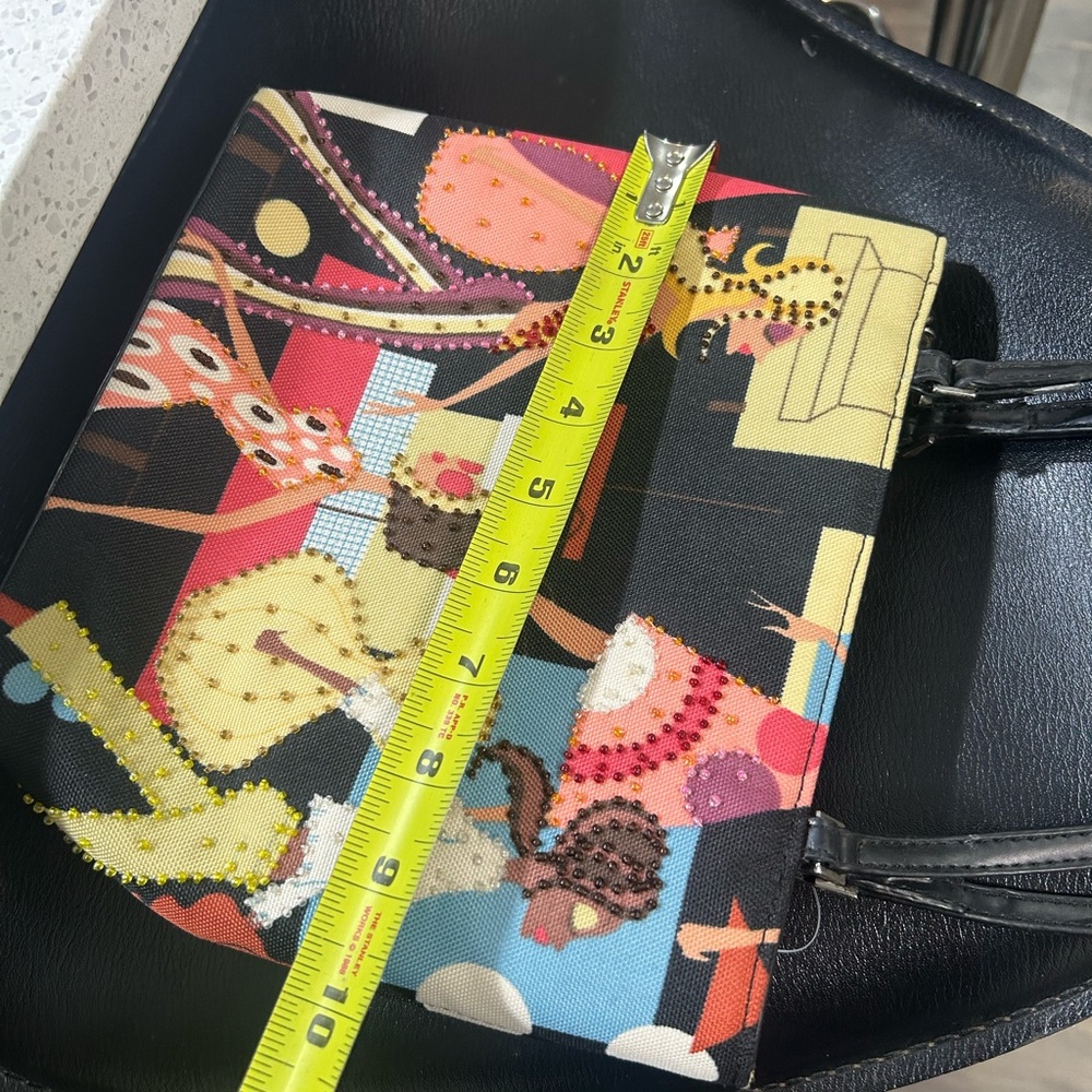 Graphic Beaded Fashion-Print Shoulder Bag in Multicolor - Picture 6 of 6